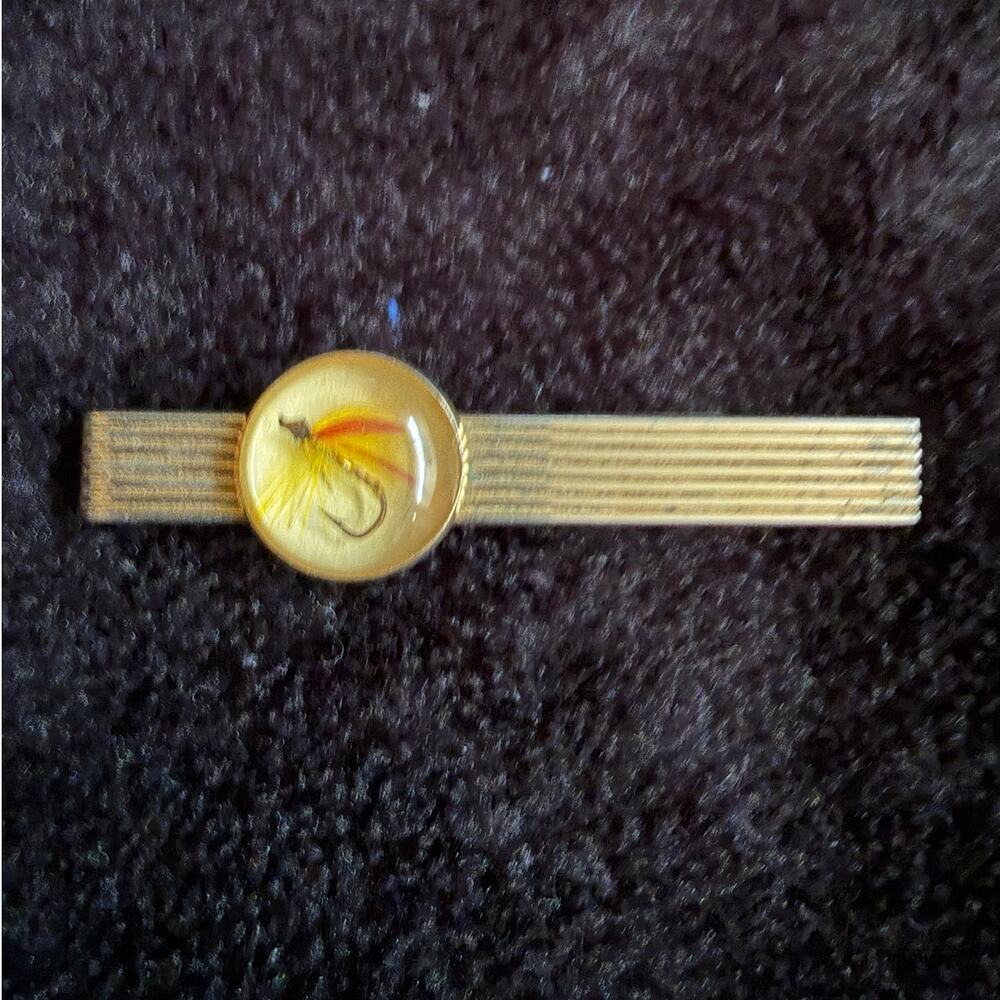 Vintage Fly Fishing Tie Bar Gold Tone Encased Feather Hook Clear Dome